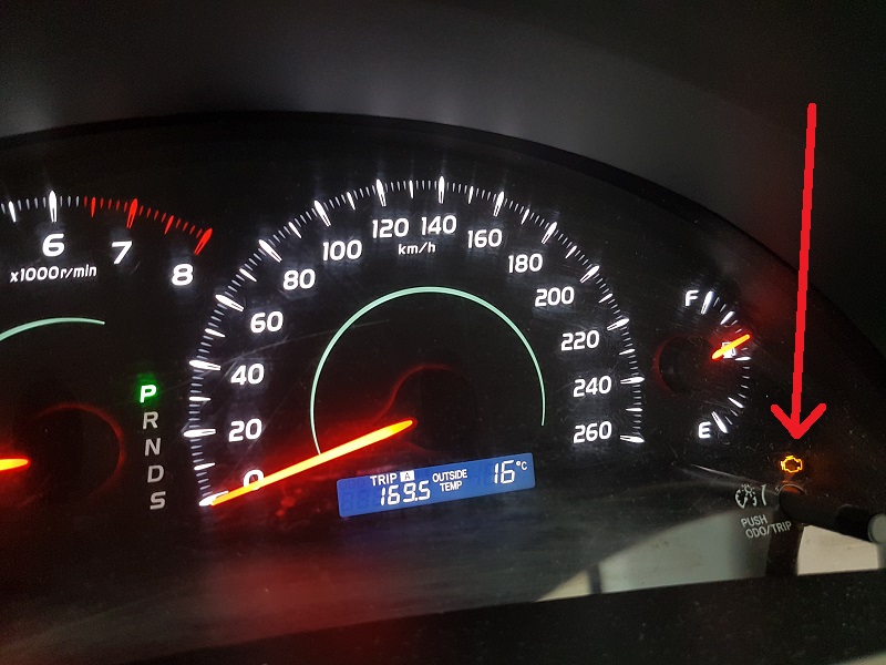 Malfunction light in the engine cluster is on - Aurion / TRD Aurion